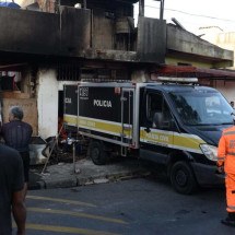 Adolescente morre em incêndio em bairro de Belo Horizonte - Túlio Santos/EM/D.A.Press