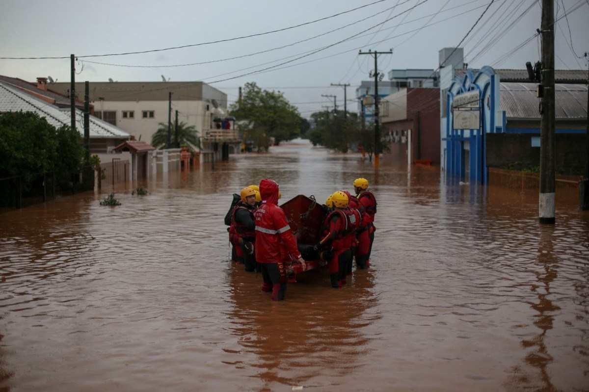 Chuvas no Rio Grande do Sul: governo pede que moradores deixem suas casas