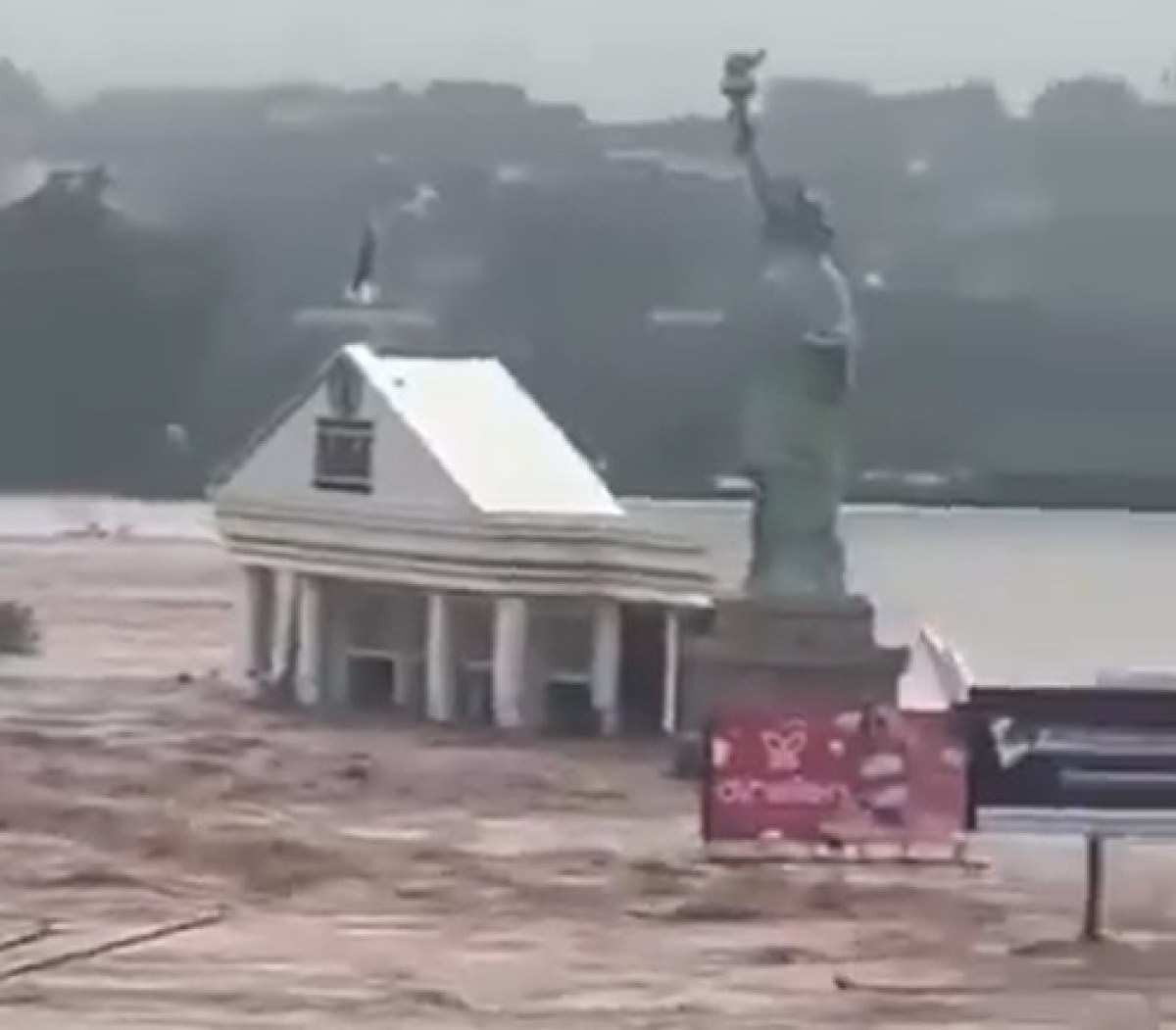 Vídeo: loja da Havan é inundada pela chuva no Rio Grande do Sul