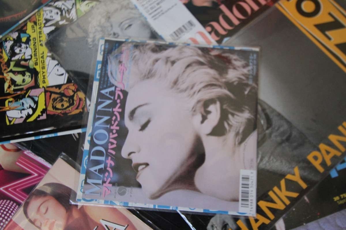 Colecionador mineiro guarda produtos de Madonna lançados em outros países