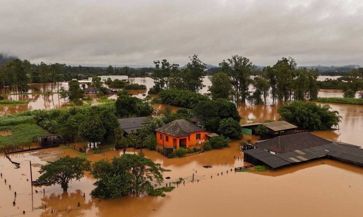 Capela de Santana, no Rio Grande do Sul, é uma das regiões mais afetadas do estado  -  (crédito: CARLOS FABAL / AFP)