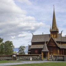 Igrejas medievais de madeira são patrimônio histórico na Noruega