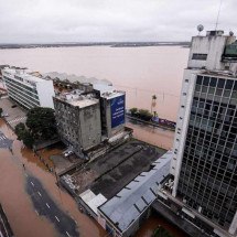 Chuva em Porto Alegre: Rio Guaíba tem alerta de inundação extrema - AFP PHOTO / PMPA / CESAR LOPES
