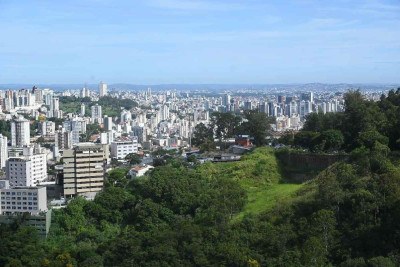 O céu deve variar entre claro e parcialmente nublado nesta sexta-feira (3/5) e a previsão é que se mantenha assim durante todo o fim de semana em Minas Gerais. -  (crédito: Leandro Couri/EM/DA.Press)