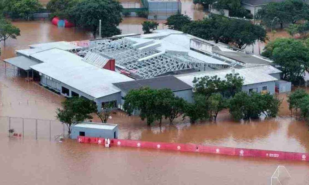 O Centro de Treinamento do Internacional, em Porto Alegre, foi inundado pelas fortes chuvas que castigam o Rio Grande do Sul -  (crédito: Miguel Noronha/Estadão Conteúdo)