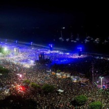 Madonna: fãs lotam a praia horas antes do show em Copacabana - Daniel Ramalho/AFP