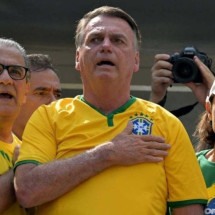Bolsonaro tem alta em hospital de Manaus após atendimento por erisipela - Nelson Almeida/AFP