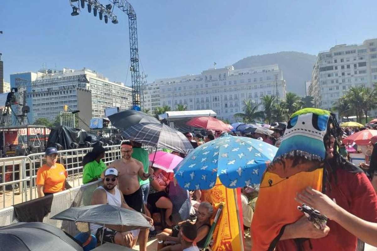 Madonna: fãs criam grupo de apoio para aguentar o calor antes de show