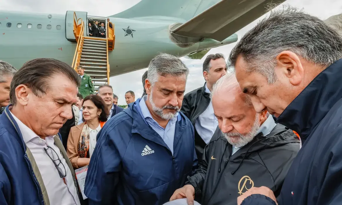 Lula garante verba para reconstrução de estradas no Rio Grande do Sul -  (crédito: EBC - Geral)