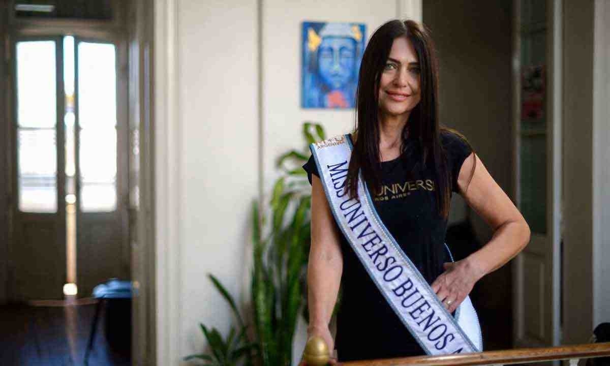 A argentina Alejandra Rodríguez, de 60 anos, foi eleita Miss Universo -  (crédito: MARCOS GOMEZ/AFP)