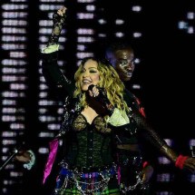 Com show exagerado, Madonna deixa público jogado aos seus pés - Pablo Porciuncula / AFP
