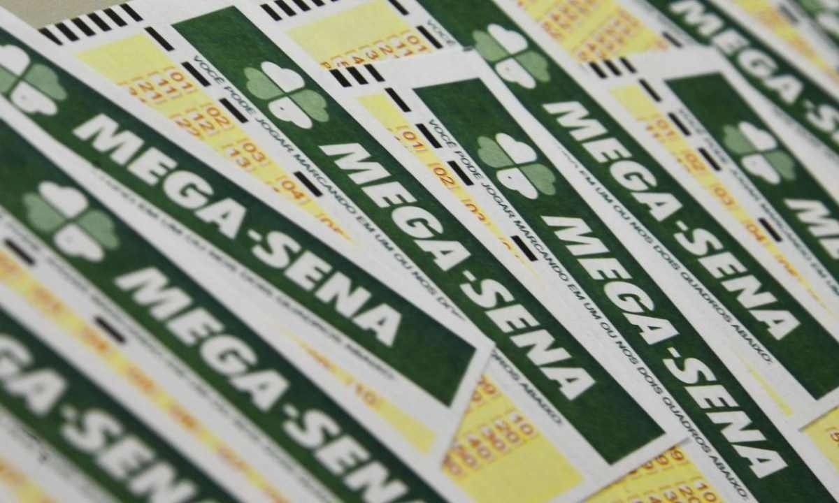 Mega-Sena vai sortear R$ 112 milhões
 -  (crédito: Credito EBC)