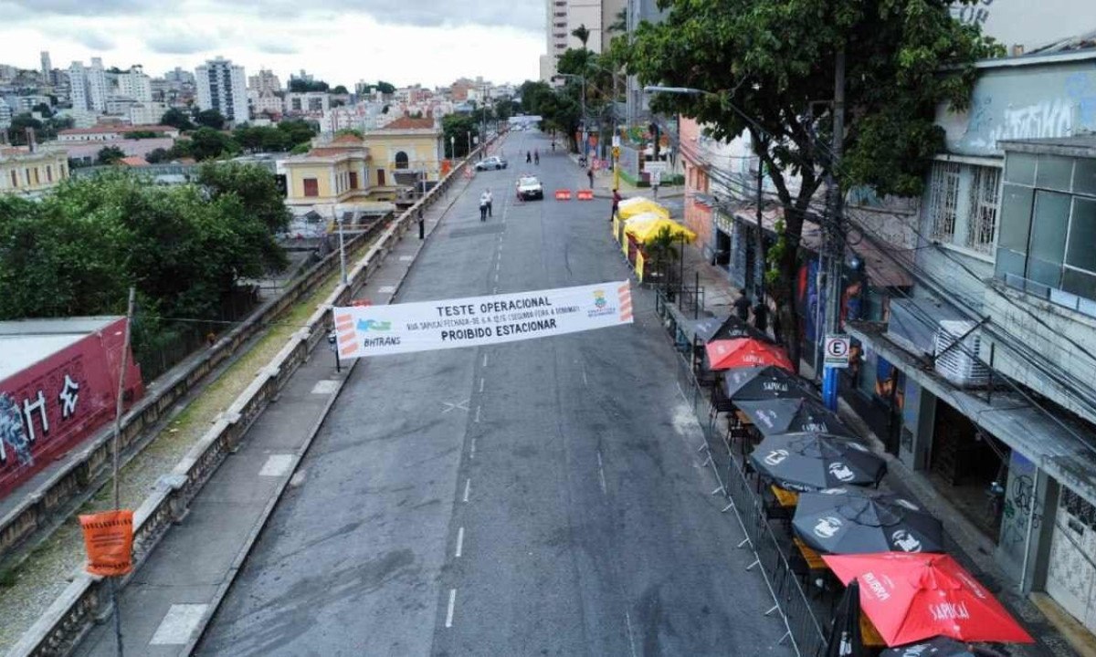 Até domingo (12/5), Rua Sapucaí, no Bairro Floresta, ficará fechada para trânsito de veículos em teste da prefeitura de BH -  (crédito: Leandro Couri/EM/D.A.Press)