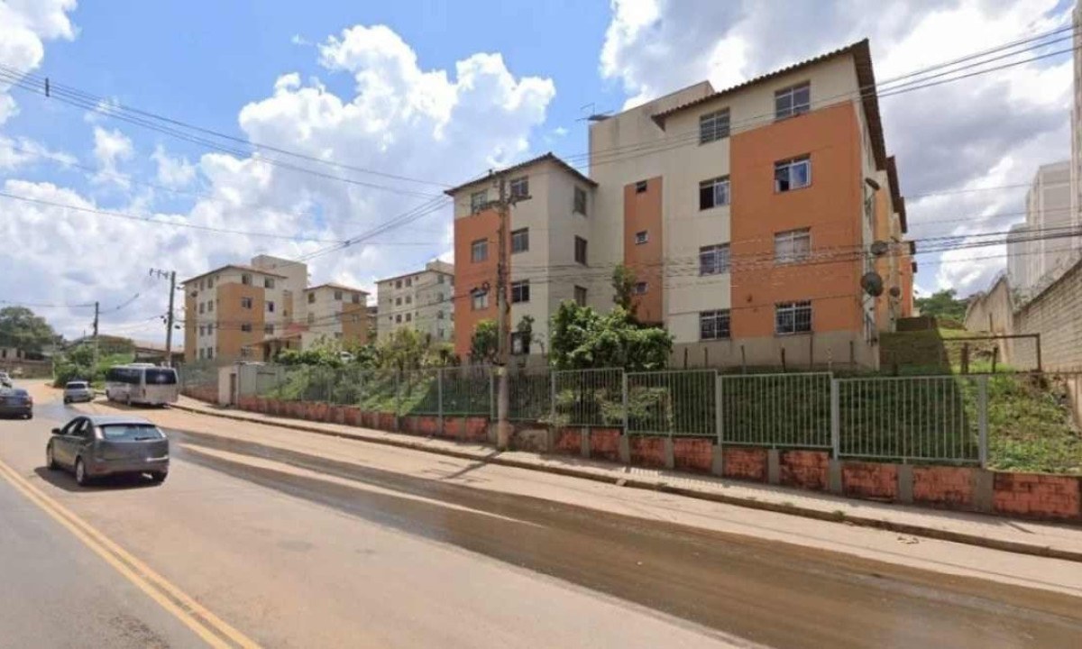 Fachada do condomínio onde o crime aconteceu, em Santa Luzia 
 -  (crédito: Google Street View/Reprodução)