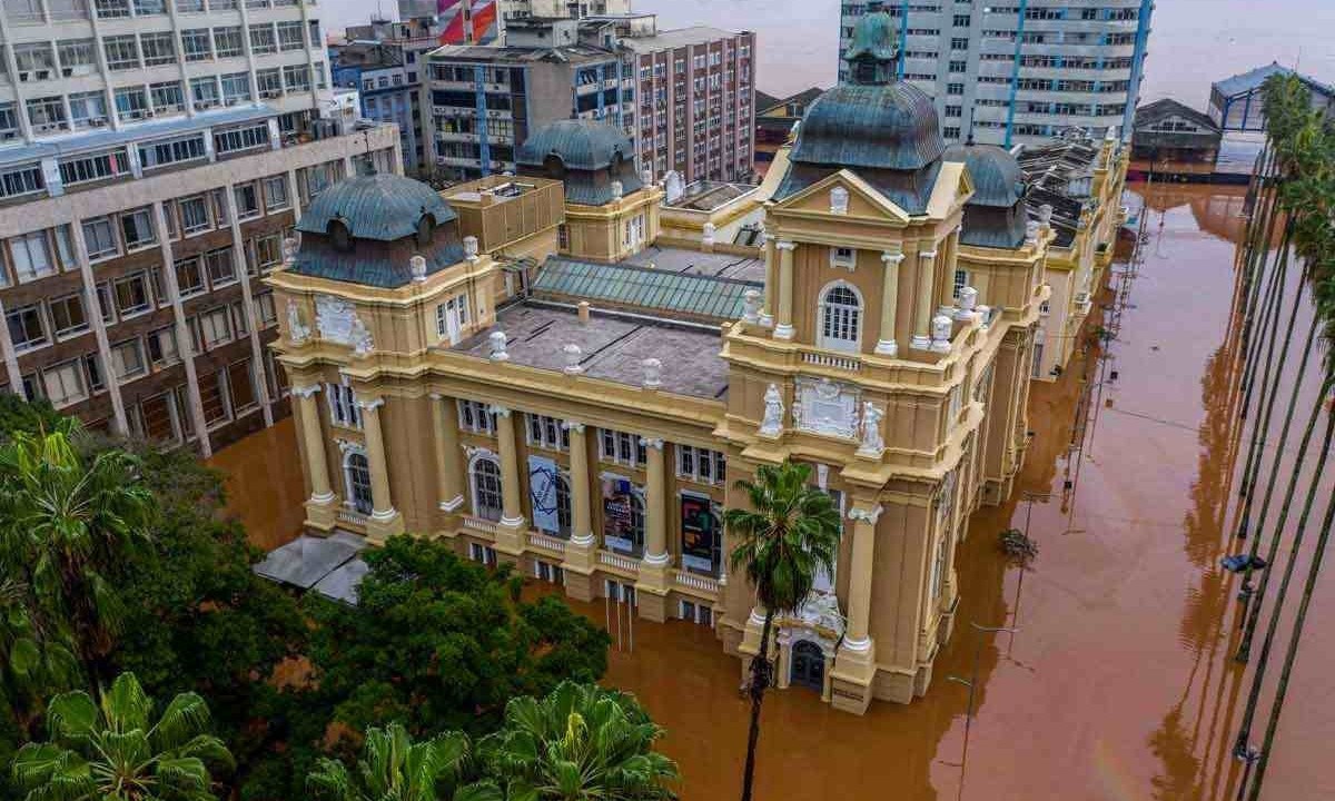 Centro histórico de Porto Alegre foi tomado pelas águas na pior inundação da história do Rio Grande do Sul -  (crédito: Photo by Handout/Rio Grande do Sul/AFP)