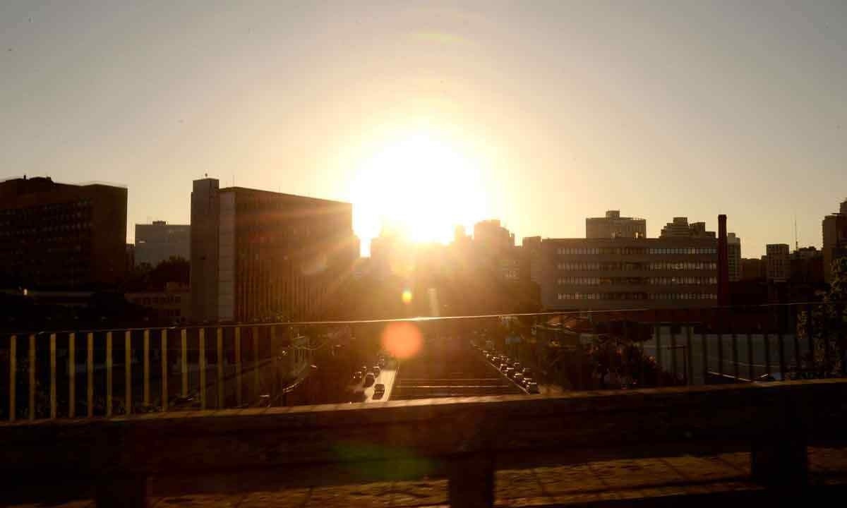 Na  capital, próximos dias têm máximas de 28°C, 29°C, 31°C e 30°C , respectivamente, de hoje a sexta-feira (10/05) -  (crédito: Tulio Santos/EM/D.A Press)