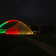 BH: Cidade Administrativa recebe as cores da bandeira do RS - Dirceu Aurélio/Imprensa MG