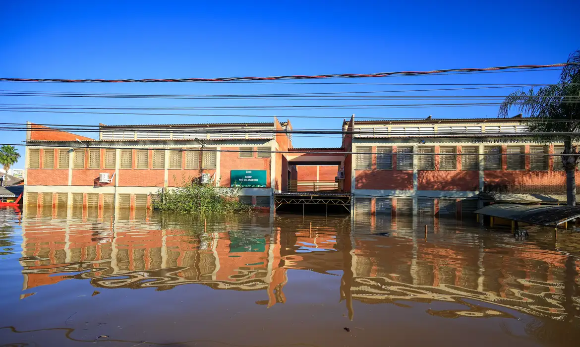 Entrega do IR em cidades afetadas no RS é prorrogada para agosto -  (crédito: EBC)