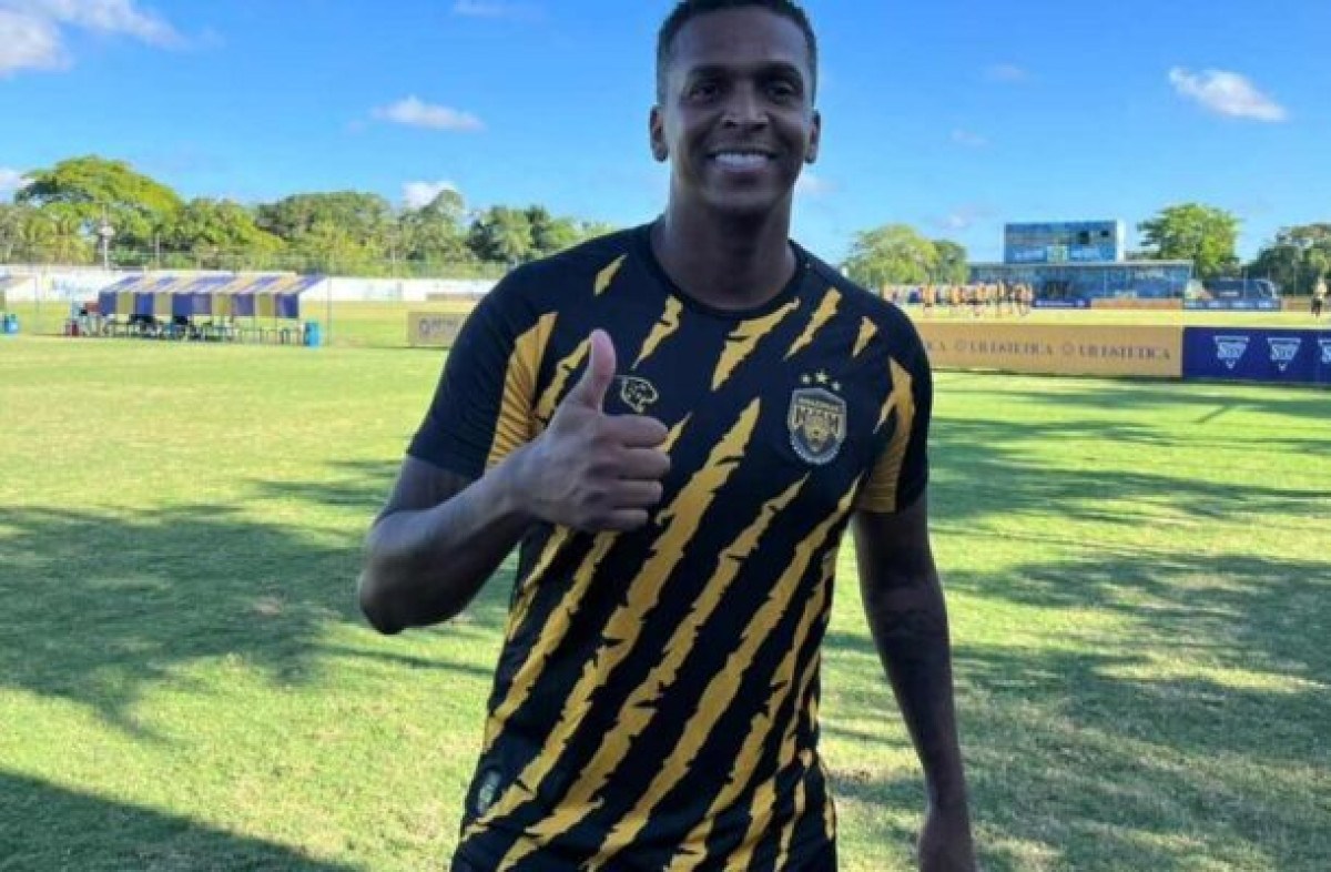 Jô, ex-Corinthians, é preso antes de jogo do Amazonas pela Série B