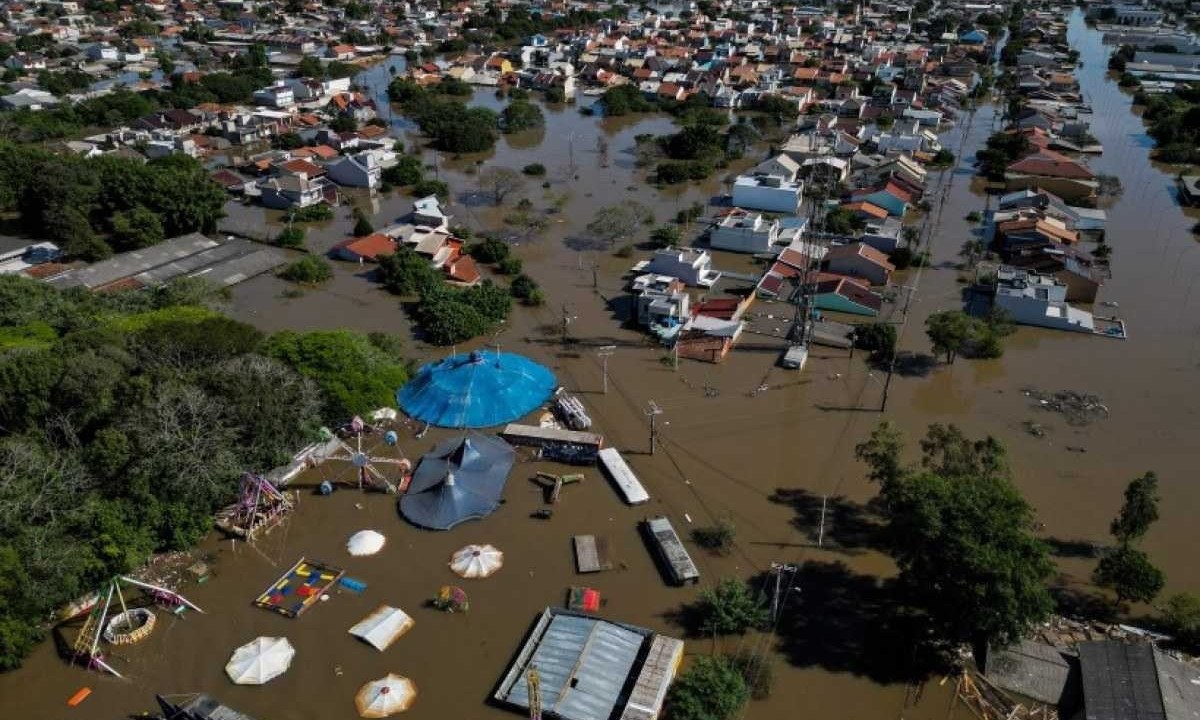 É fundamental fornecer apoio instrumental e emocional às comunidades e às famílias atingidas -  (crédito: Nelson Almeida/AFP)