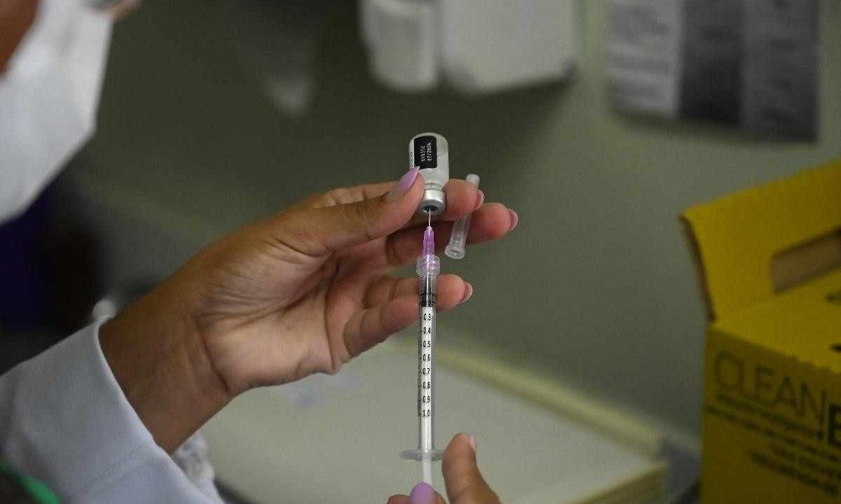 Os pais ou responsáveis devem levar os recém-nascidos para receberem o imunizante que protege contra as formas mais graves da tuberculose, uma doença infecciosa transmitida de pessoa para pessoa pela tosse, espirro ou fala. -  (crédito: Leandro Couri/EM/DA.Press)