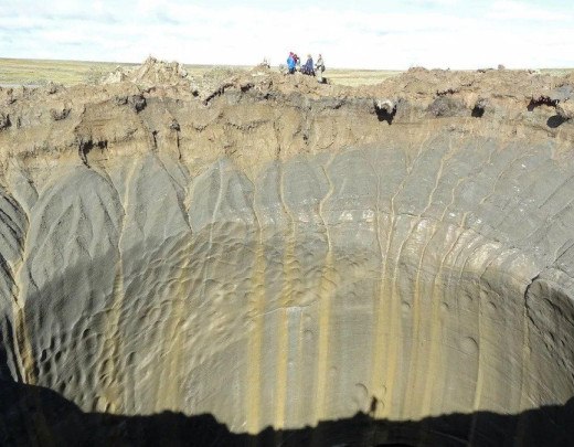 Misteriosas crateras gigantes surgem no permafrost no norte da Sibéria, que está descongelando rapidamente devido às mudanças climáticas -  (crédito: Getty Images)