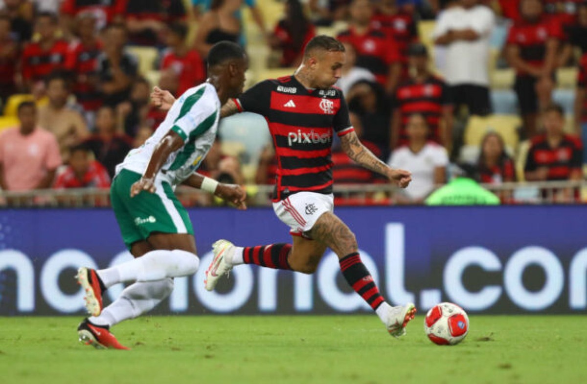 Cebolinha treina como titular e retorna ao Flamengo