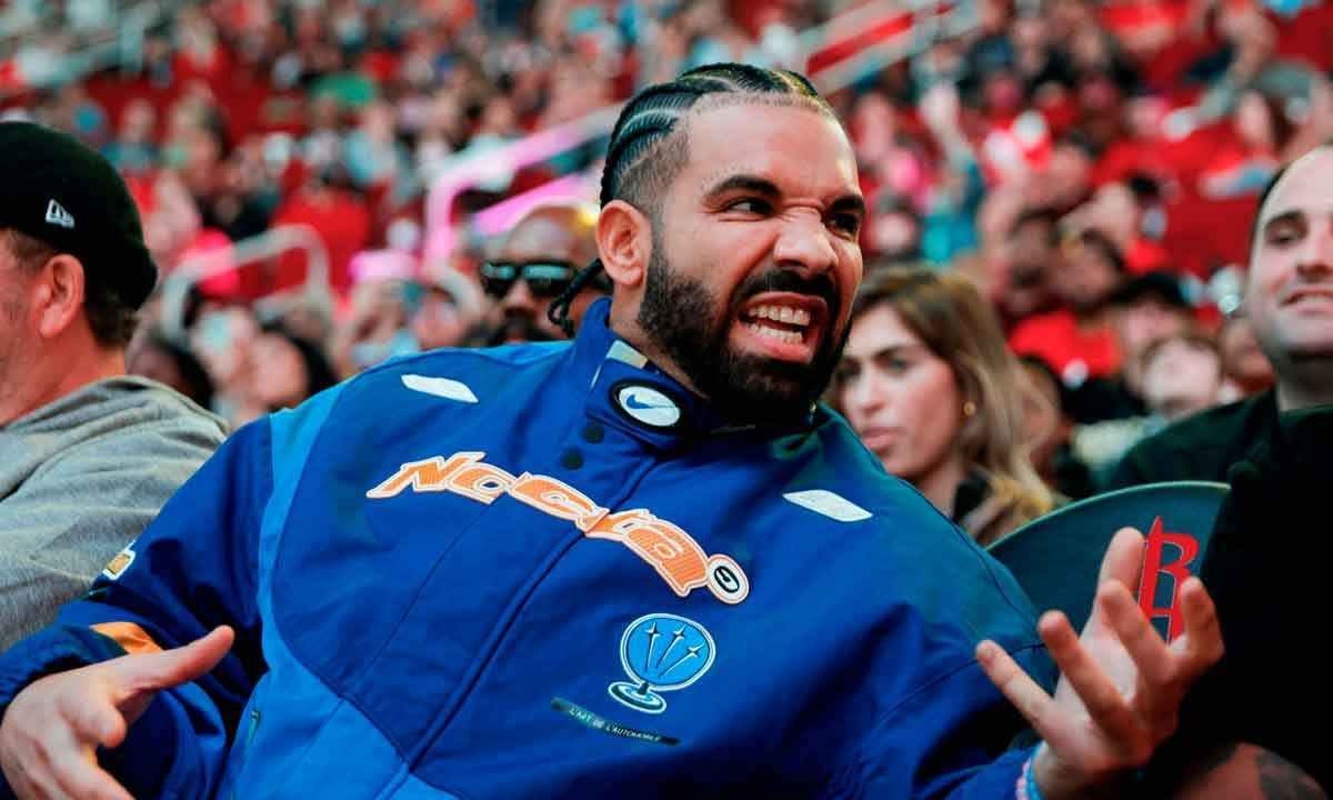  rapper canadense Drake durante o jogo entre o Houston Rockets e o Cleveland Cavaliers, em Houston