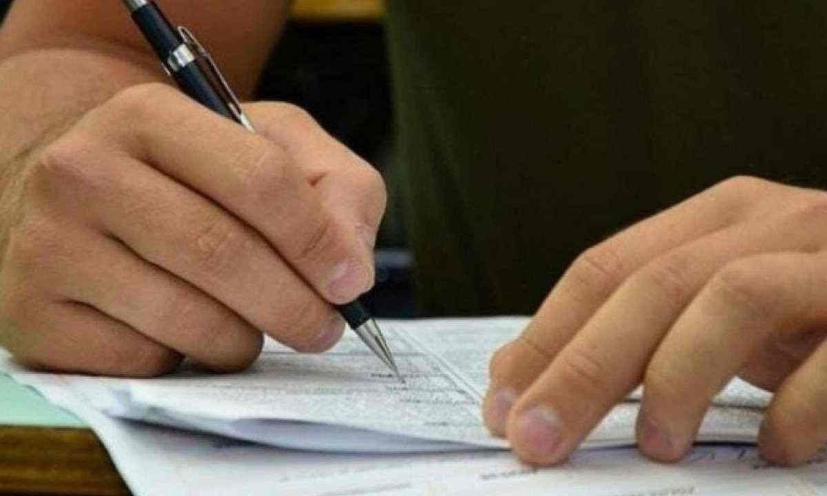 Após CNU, governo adia mais concursos por causa das enchentes no RS -  (crédito: Reprodução/Agência Brasil)