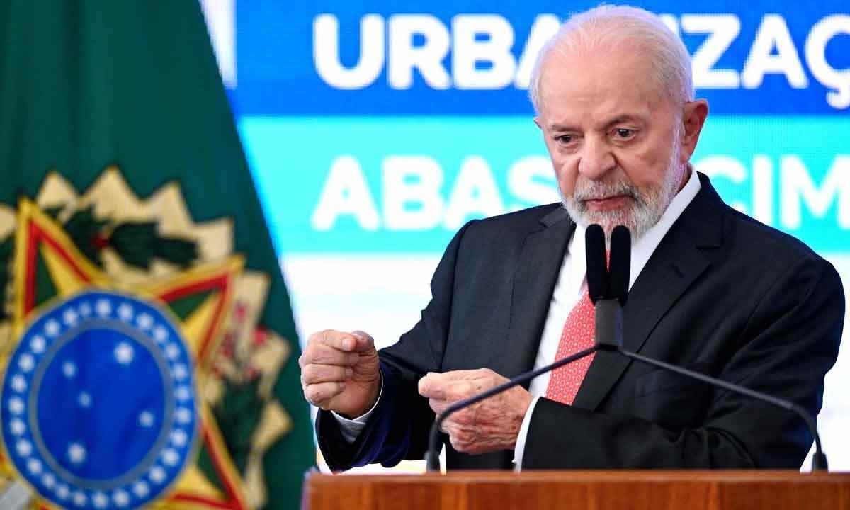 O anúncio dos investimentos do Pac Seleções foi feito ontem pelo presidente Lula. BH e cidades do interior tiveram vários projetos aprovados -  (crédito: EVARISTO SÁ/AFP)