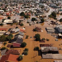 'Cidades inteiras do RS terão que mudar de lugar', diz pesquisador que alertou para despreparo contra chuvas - AMANDA PEROBELLI/REUTERS