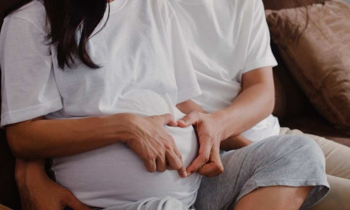 Existem quatro maneiras de casais homoafetivos formados por mulheres terem seus filhos biológicos, através da reprodução assistida -  (crédito: tirachardz/ freepik)
