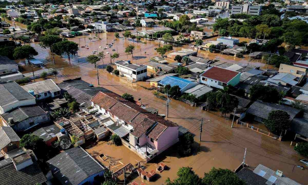 Como a tragédia no Rio Grande do Sul demonstrou, a indiferença custa caro, levando à perda de vidas e gerando calamidades sem precedentes. -  (crédito: Nelson Aalmeida/AFP)