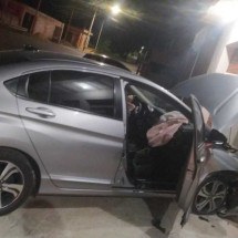 Motorista de app é feito refém, consegue sair e esfaqueia assaltantes em MG - PMMG/Divulgação
