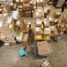 Defesa Civil de BH doa colchões e cobertores para o Rio Grande do Sul - Alexandre Guzanshe/EM/D.A Press