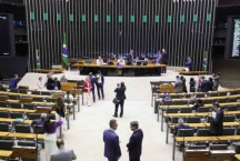 Governo e opositores acordam adiar análise de veto de PL das saidinhas