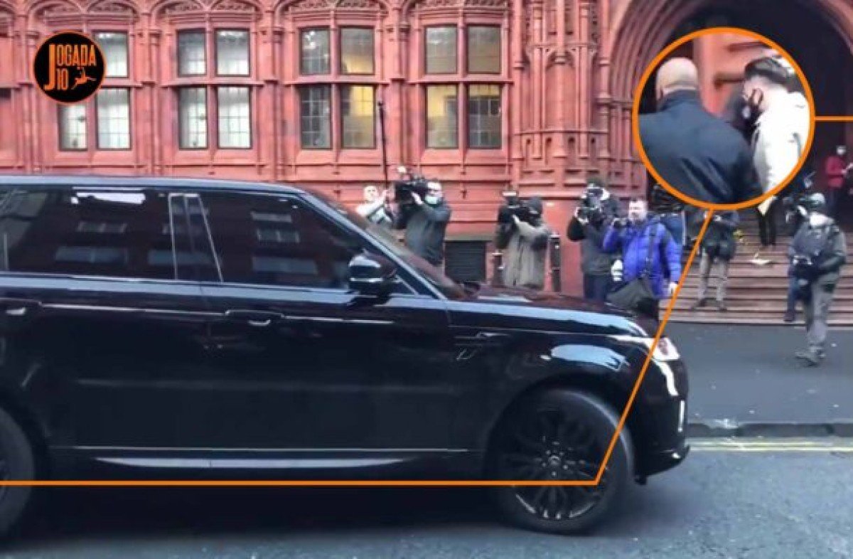 Astro do Manchester City admite culpa por excesso de velocidade e paga multa