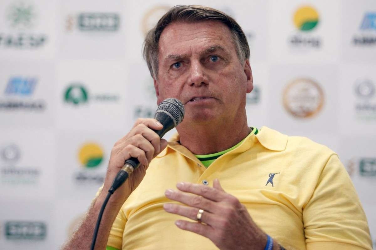 Bolsonaro tem 'melhora', mas vai seguir internado em São Paulo