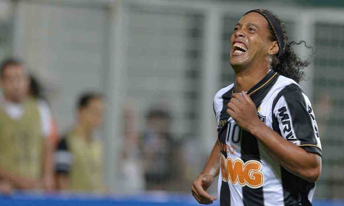 Ronaldinho Gaúcho é um dos maiores ídolos da história do Atlético -  (crédito: AFP PHOTO/DOUGLAS MAGNO – 3/3/13)