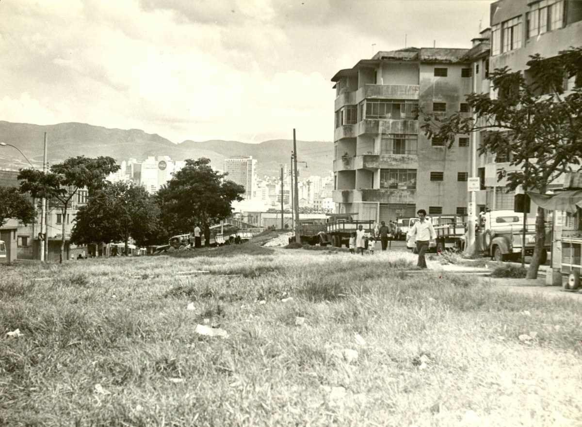 Foto sem data mostra vista parcial dos edificios Dois e Quatro do conjunto IAPI-Arquivo EM