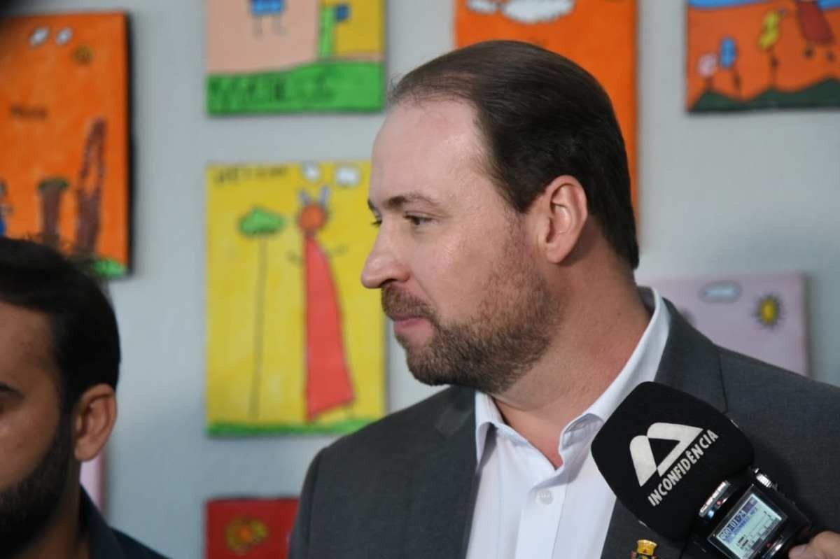 Os secretários de Saúde, Danilo Borges, e de Educação, Bruno Barral, visitam nesta sexta-feira (10), às 9h, a EMEI Cornélio Vaz de Melo, onde começa a ser aplicada a vacina da gripe nos alunos e trabalhadores da rede municipal de ensino