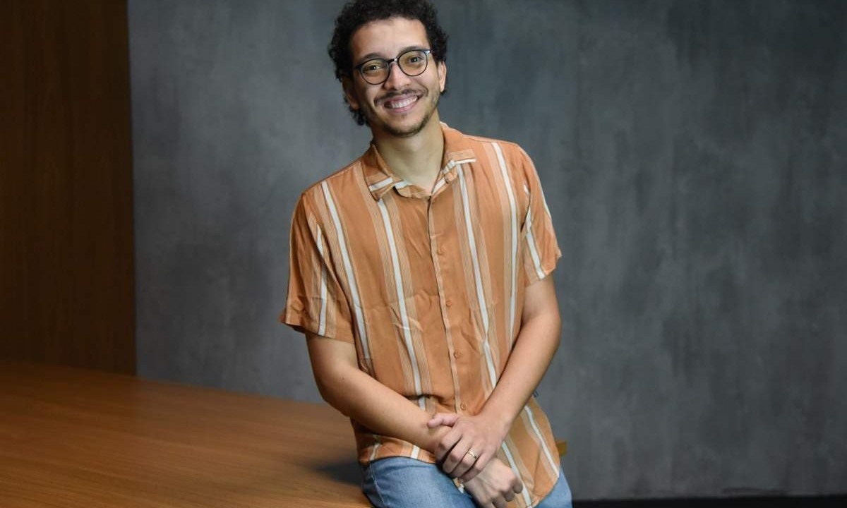 O jornalista Gabriel Ronan, pós-graduado no master de Jornalismo de Dados, Automação e Data Storytelling do Insper, coordena o núcleo especializado em jornalismo de dados do EM -  (crédito: Gladyston Rodrigues/EM/D.A Press)