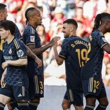 Campeão, Real Madrid usa reservas e goleia rebaixado Granada no Espanhol - No Ataque Internacional