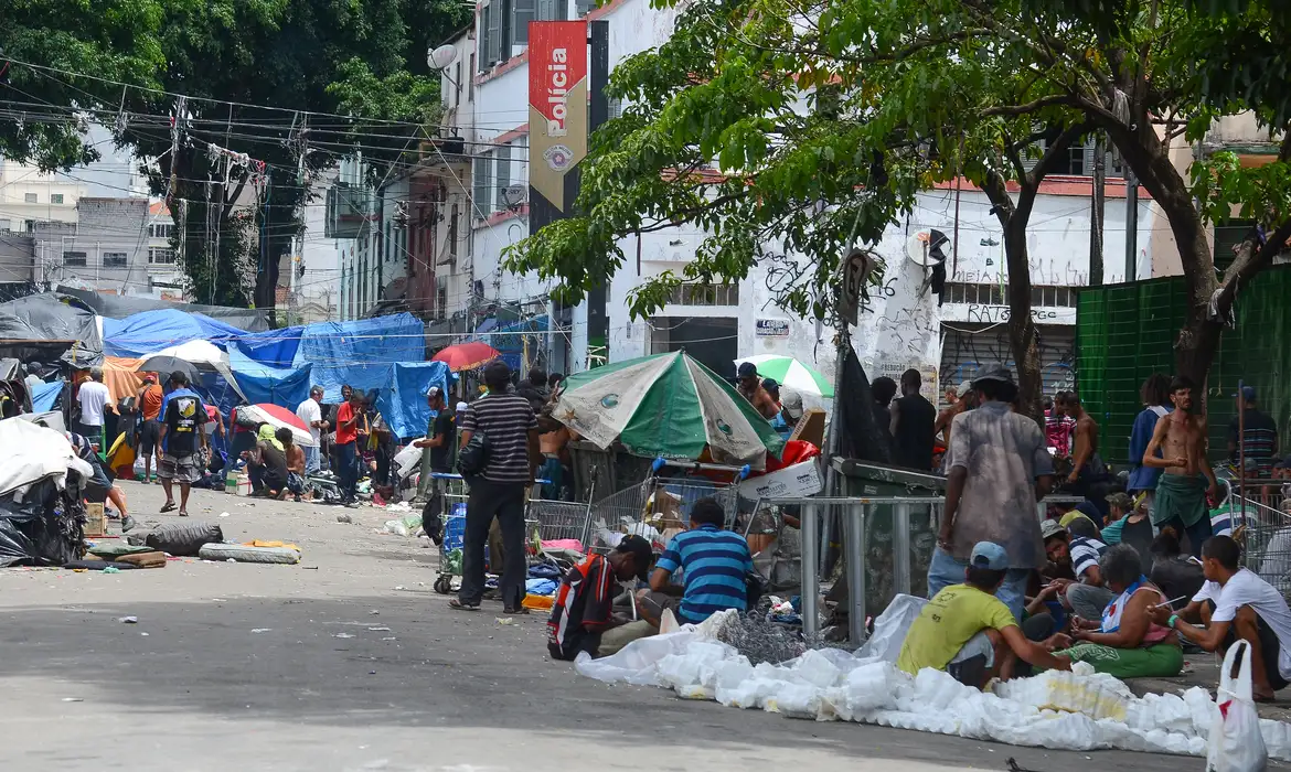 Trabalhadores denunciam abordagens violentas na Cracolândia, em SP -  (crédito: EBC)