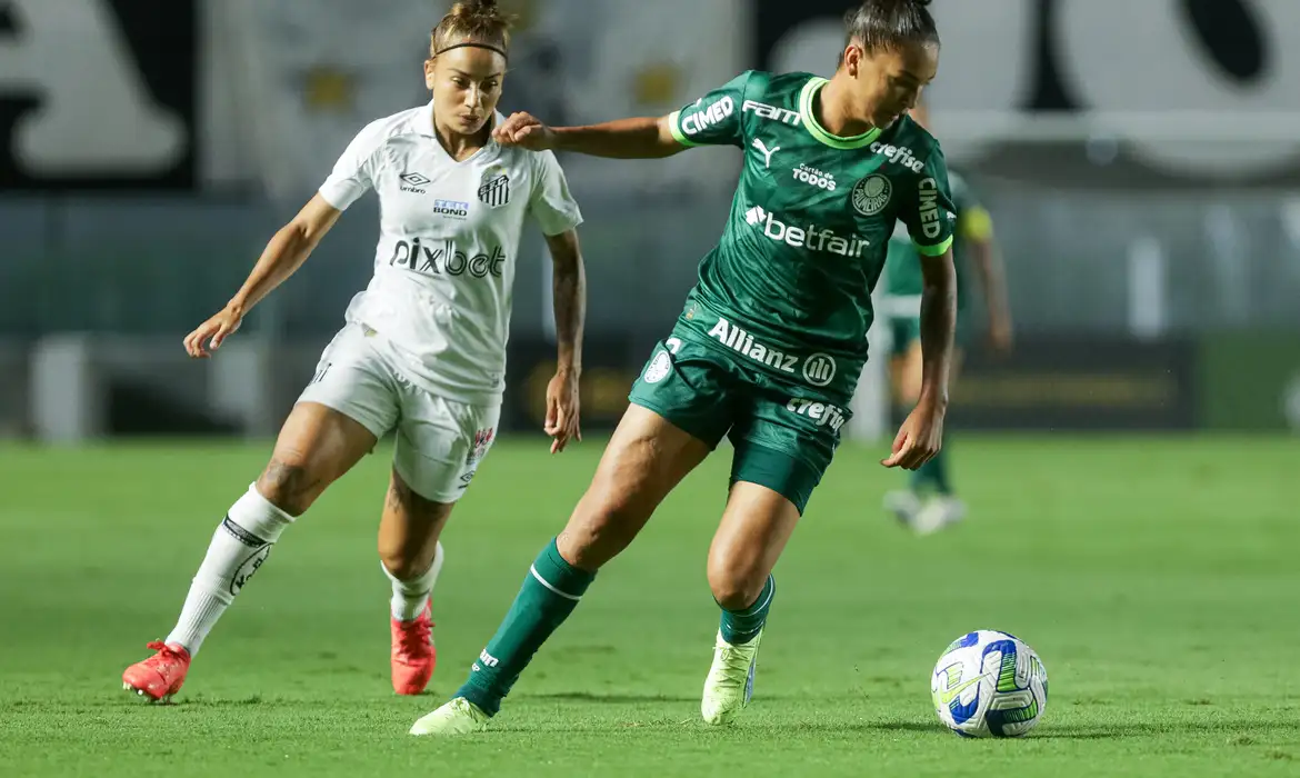 TV Brasil tem sábado com jogos do Brasileiro Feminino e da Série B -  (crédito: EBC)