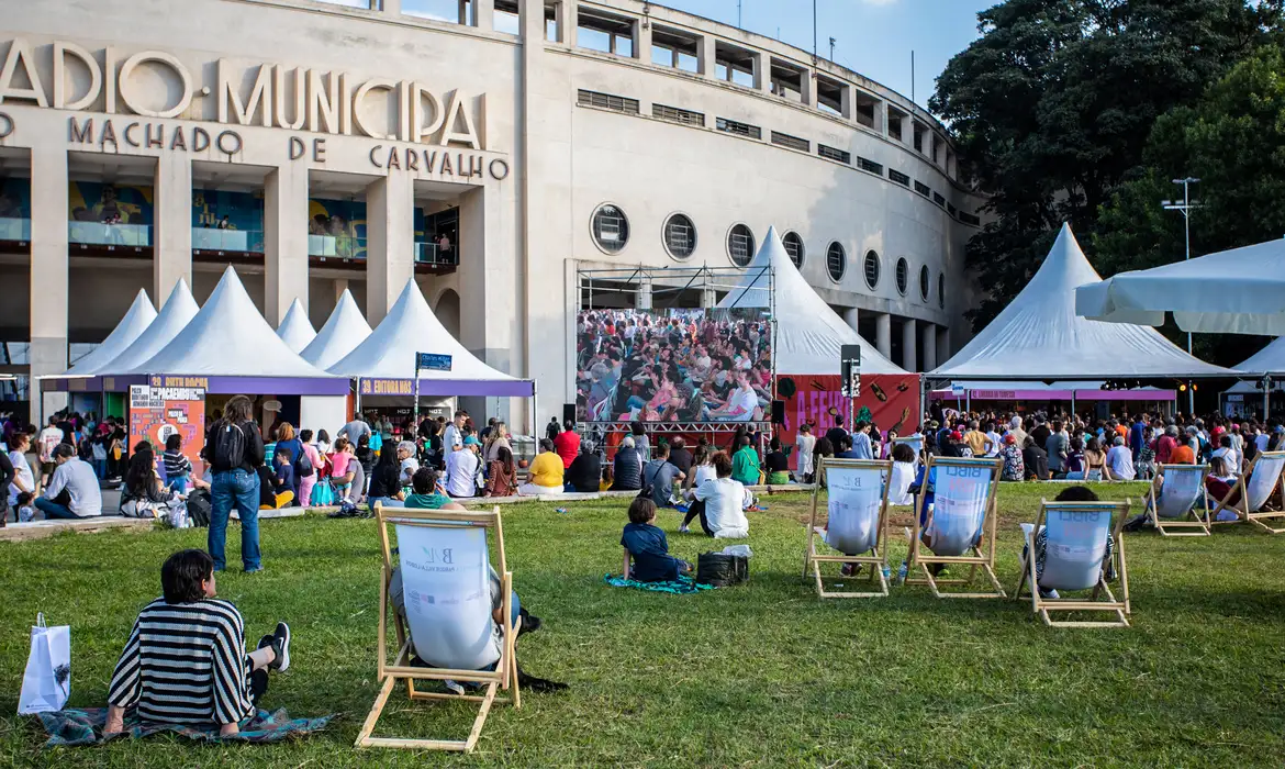 Christian Dunker, Geni Núñez e Sérgio Vaz participam da Feira do Livro -  (crédito: EBC)