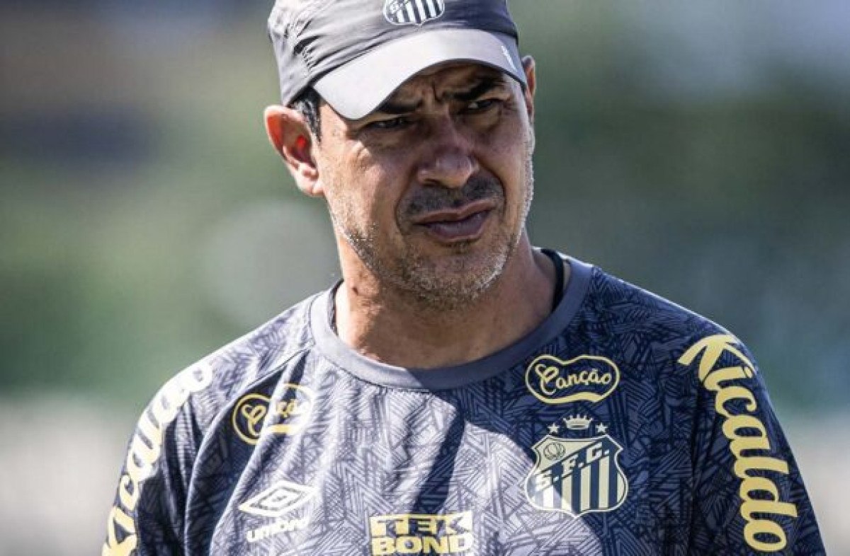 Carille volta a ressaltar favoritismo do Santos na Série B