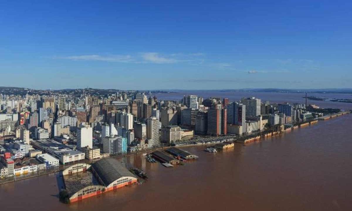 Guaíba registrou sua maior cheia, com 5,3 metros e inundou Porto Alegre, mas novas chuvas podem voltar a elevar o nível do rio e causar mais estragos -  (crédito: Mauricio Tonetto / Secom)