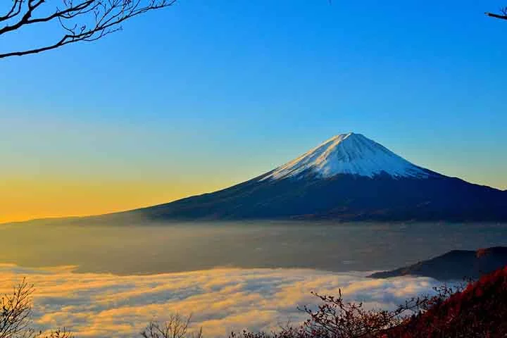 Japão vai construir uma barreira em frente ao Monte Fuji; entenda