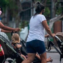 Mães são acusadas de narcisismo quando fazem o que um pai comum faria, diz psicanalista Vera Iaconelli  - Getty Images